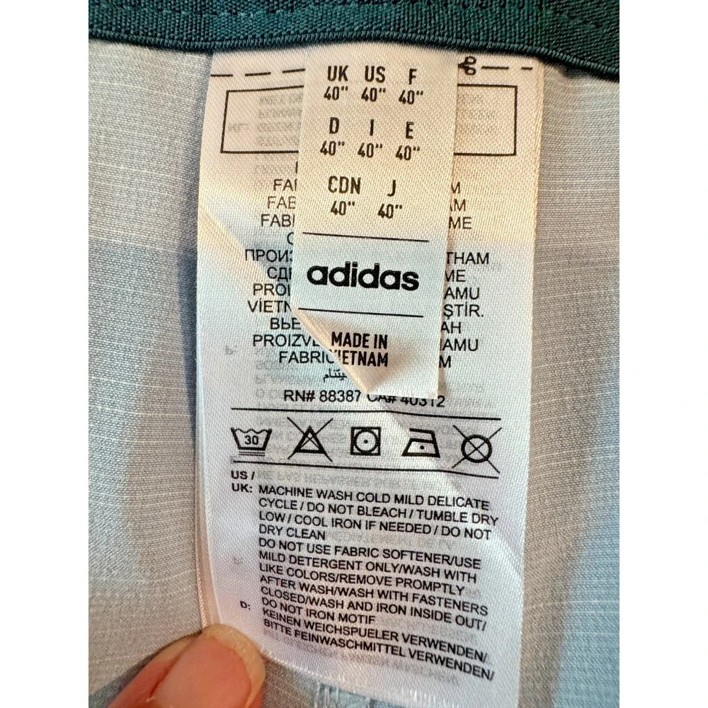 ADIDAS Cuffed Golf Shorts Men's 40x7 Flat Front Stretch Blue Dawn Style IB1995